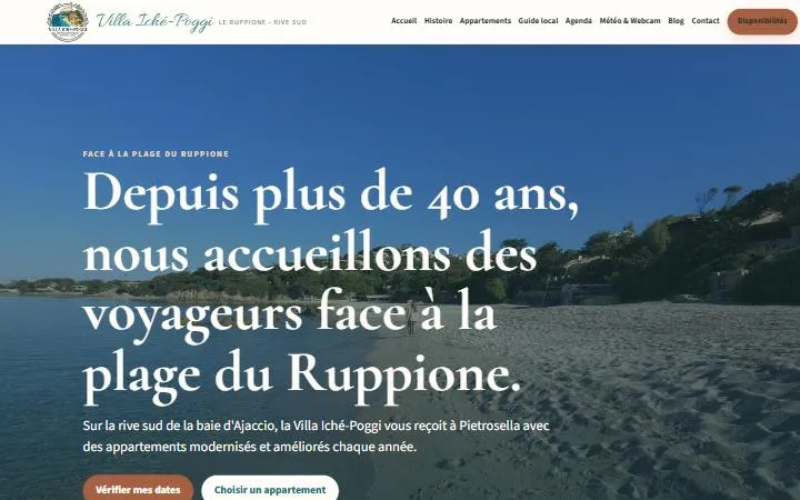 Accueil : la plage du Ruppione et l'accroche « Depuis plus de 40 ans, nous accueillons des voyageurs »
